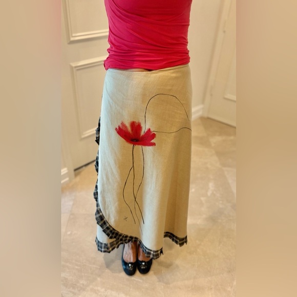 Elegant wraparound Linen Beige Skirt w Black Trim, Handpainted Flower,Size S-M - Picture 5 of 13